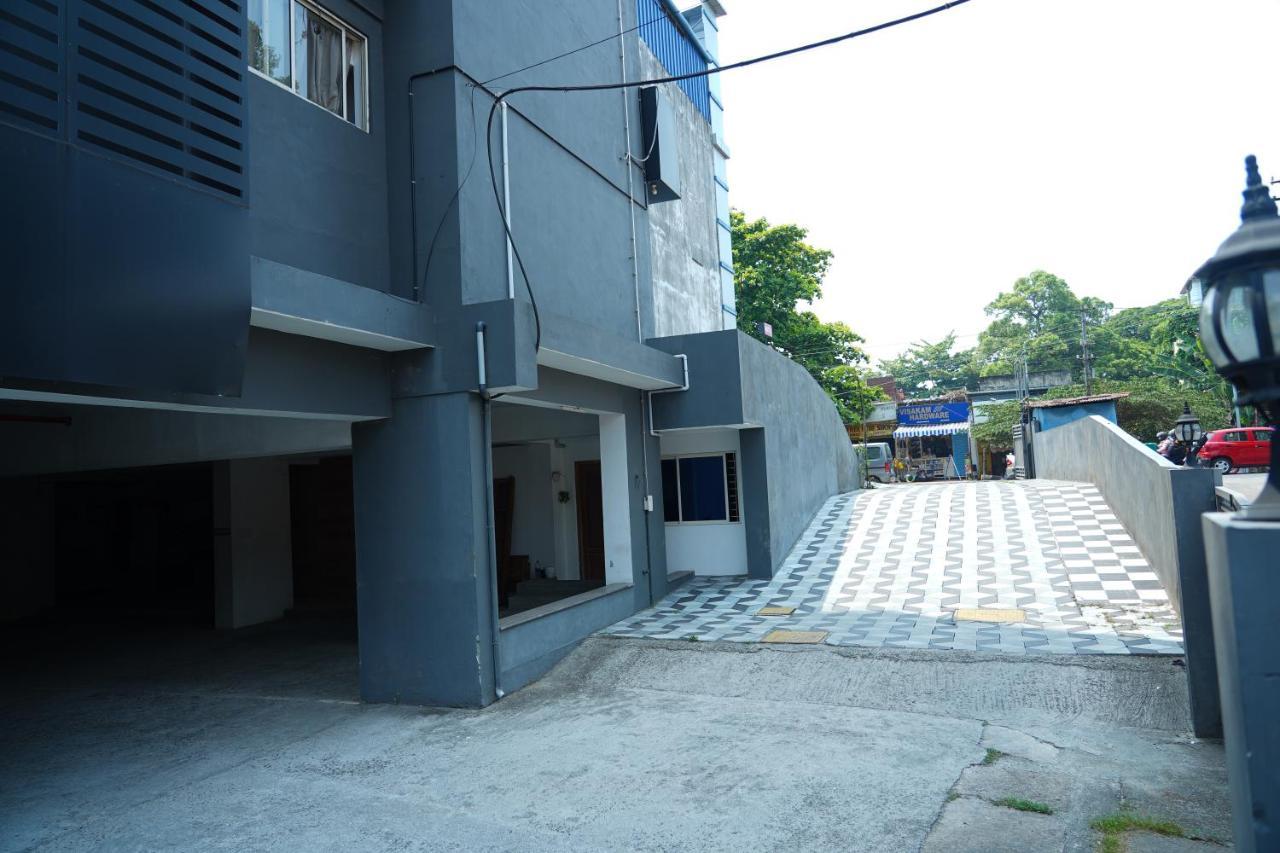Hotel B R Regency Thiruvananthapuram Екстер'єр фото