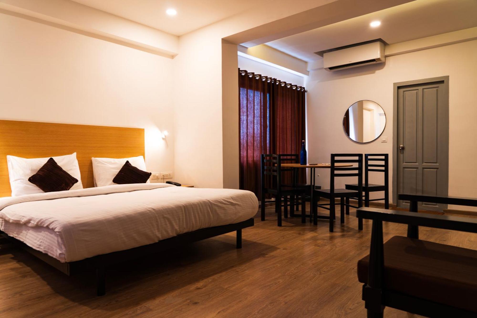 Hotel B R Regency Thiruvananthapuram Екстер'єр фото