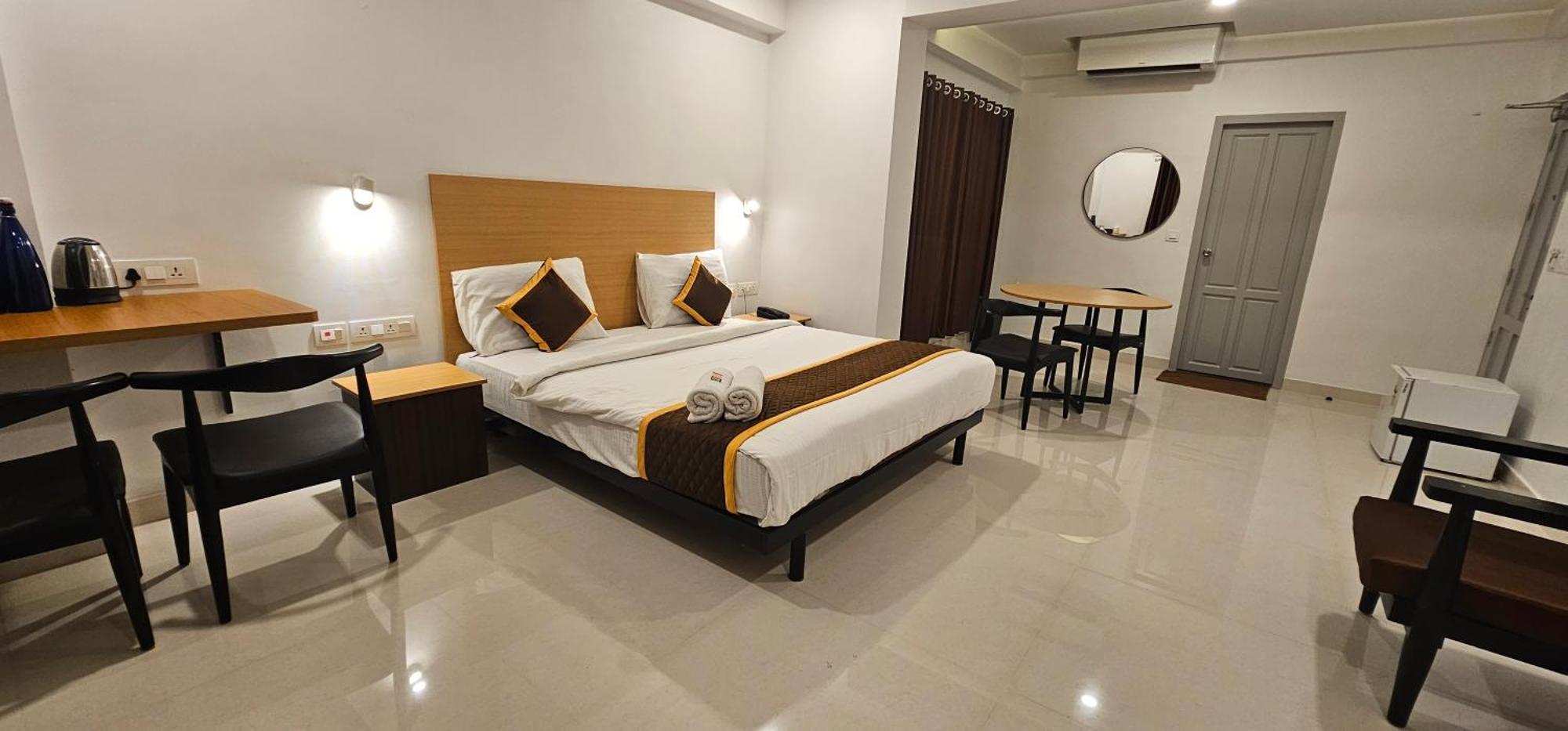 Hotel B R Regency Thiruvananthapuram Екстер'єр фото